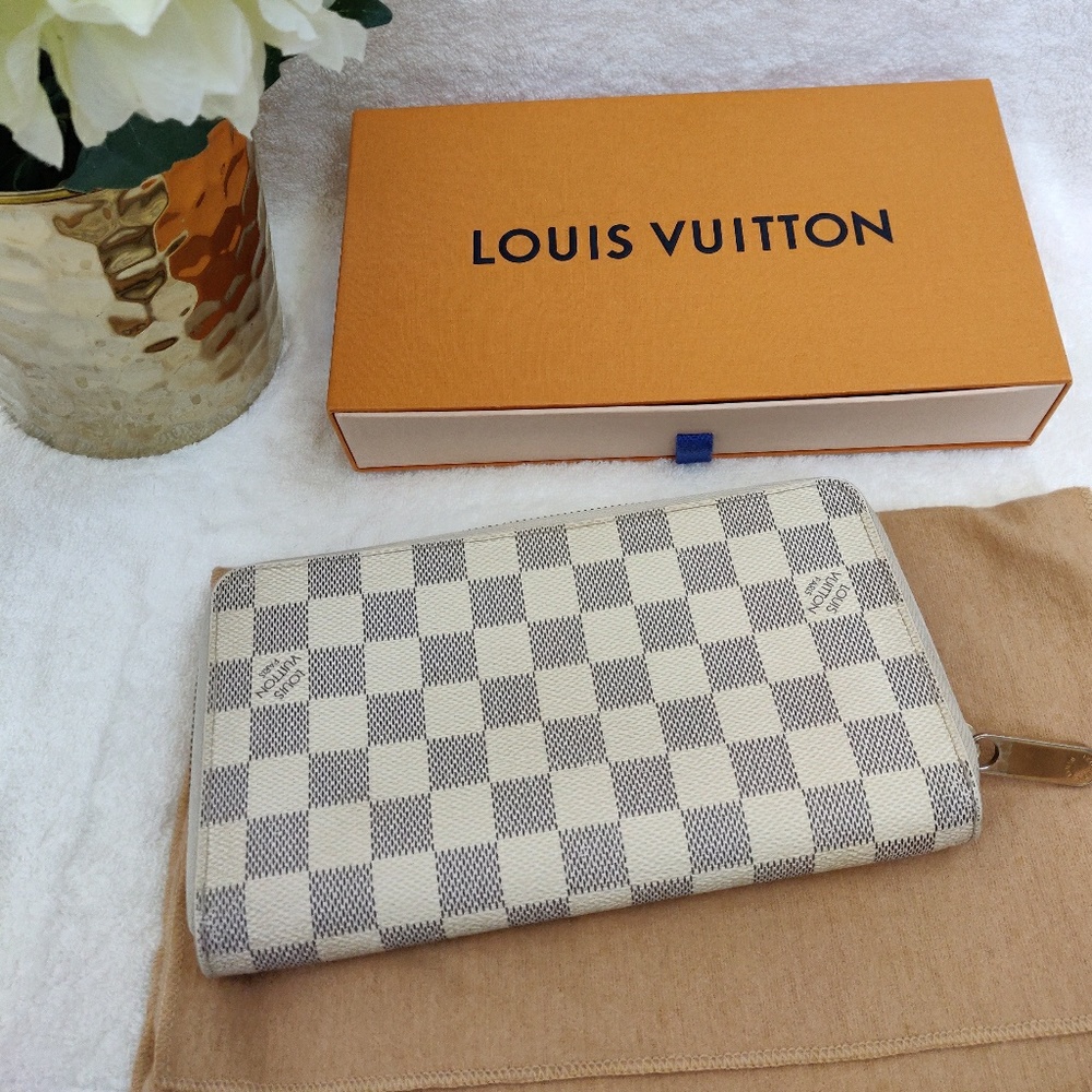 100% Authentic LV Azur Wallet-Used